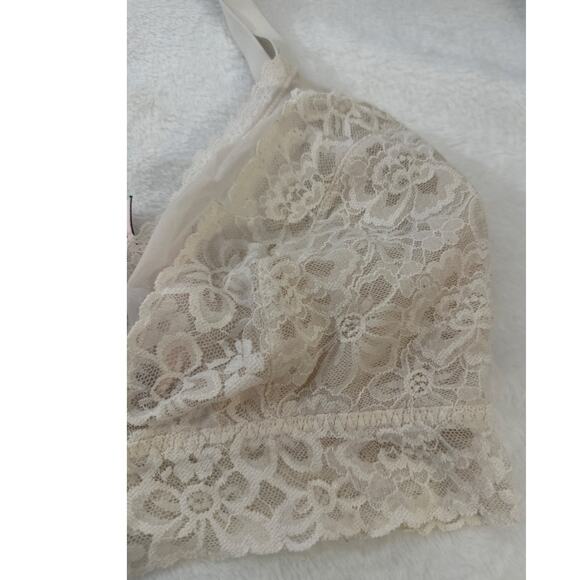 Victoria's Secret Lace Cream Off White Curvy Bralette Size Medium - Picture 3 of 4